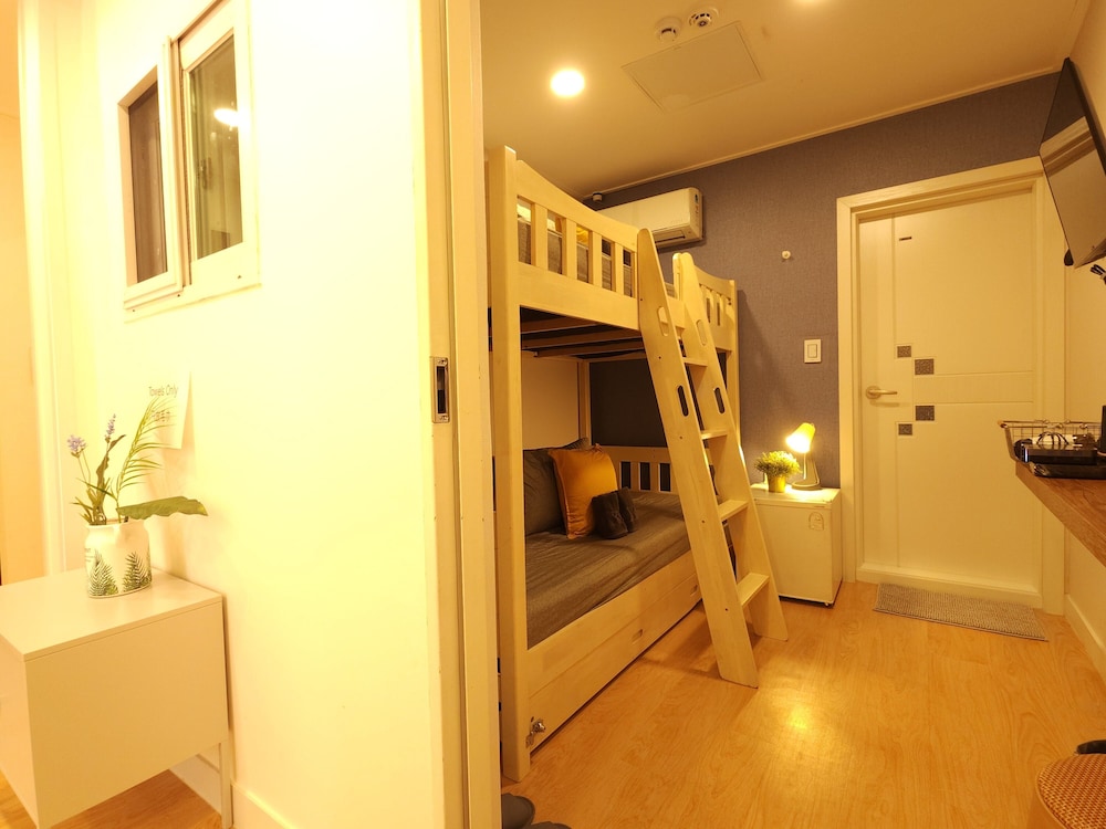 Bunk Bed - Photo 1