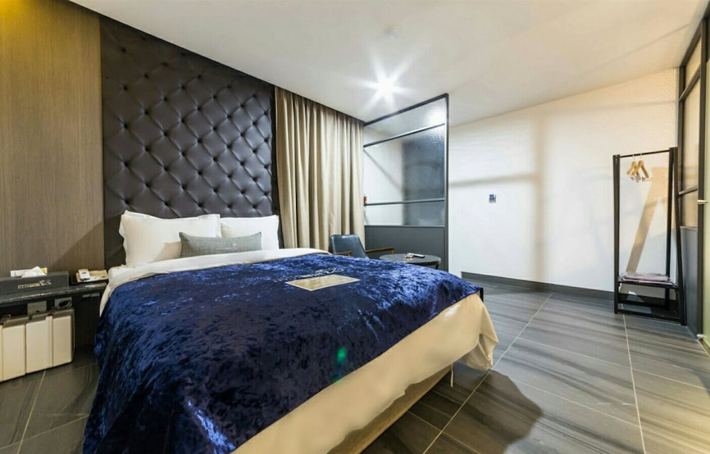 Deluxe Room - Photo 1