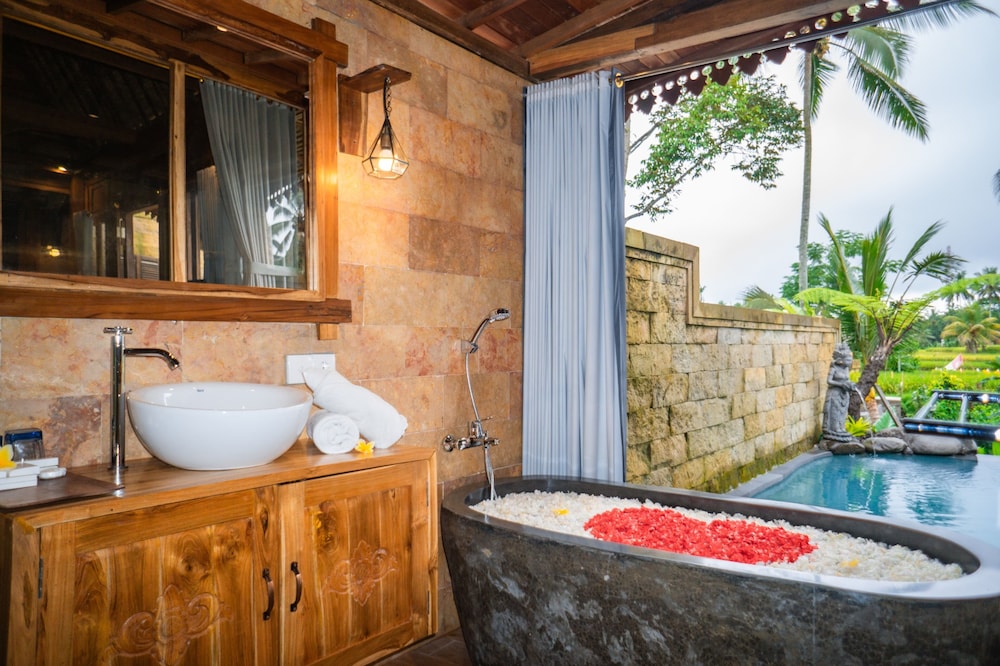 One Bedroom Deluxe Pool Villa With Free One Time Transport To Ubud