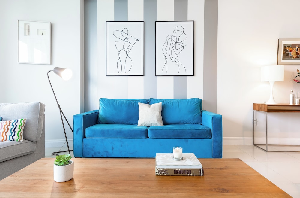 Boutique Apart, 1 King & Sofa Bed, Sauna, River/City Views, Balcony4307 thumbnail 6