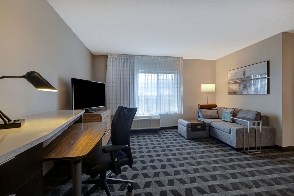 Suite, 1 Bedroom - Photo 6
