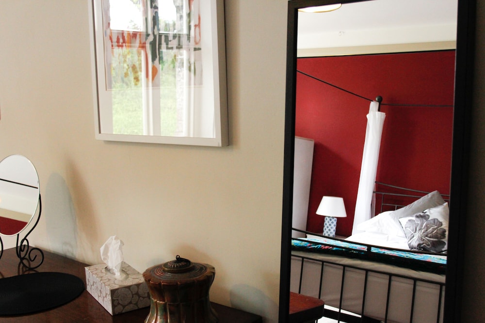 Standard Room, 1 King Bed, Ensuite photo 1