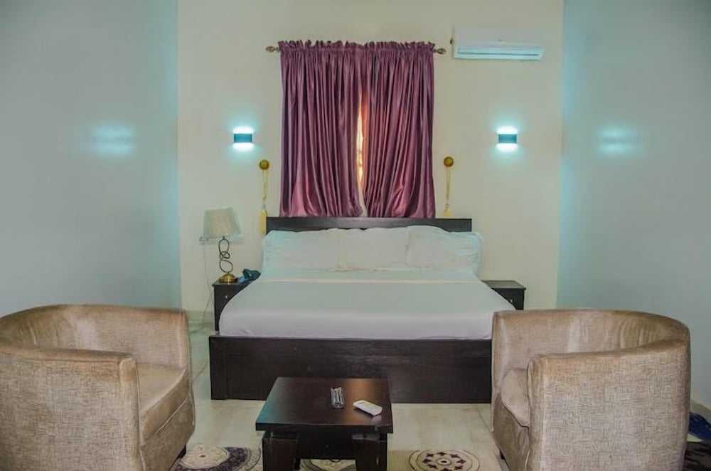Deluxe Room, Balcony, City View photo 2