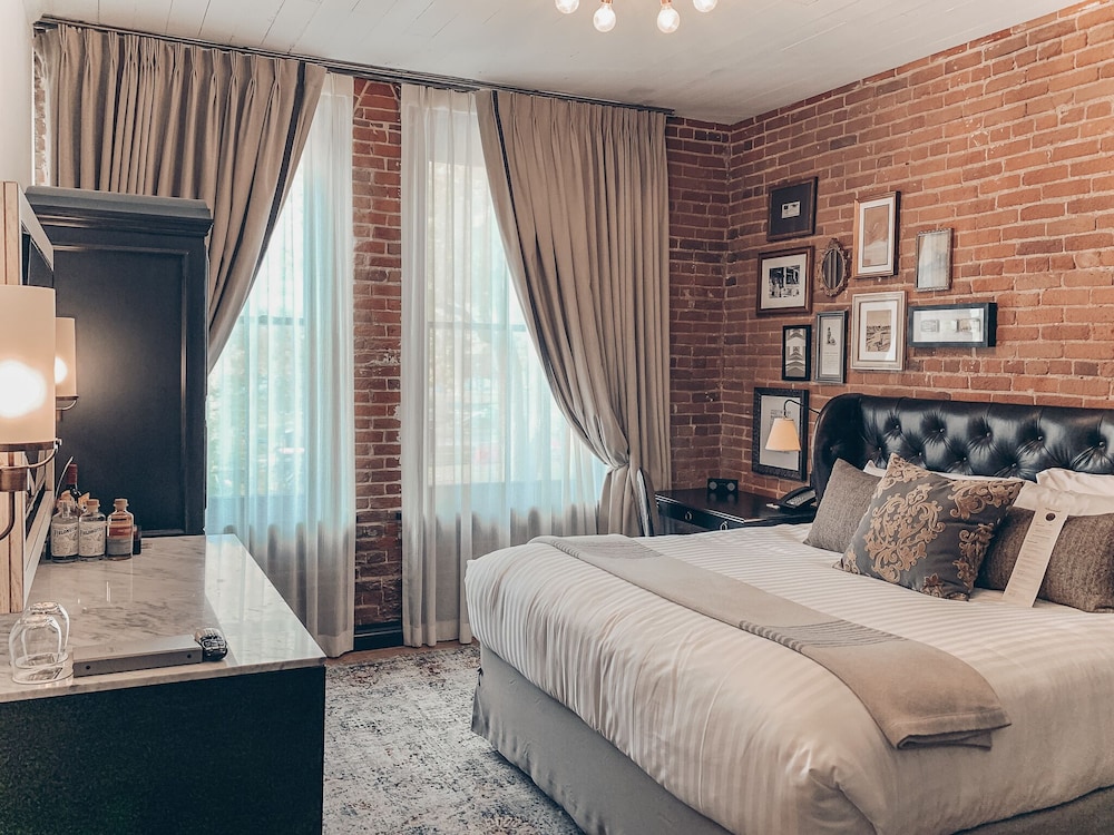 Room, 1 King Bed photo 1