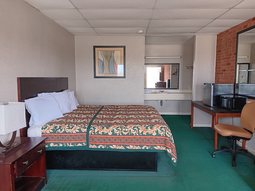 Room, 1 King Bed, Non Smoking photo 1