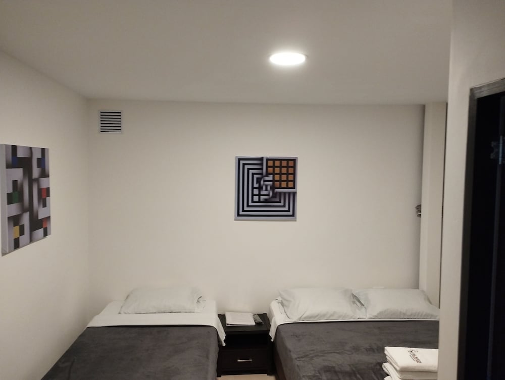 Basic Triple Room, Private Bathroom photo 1