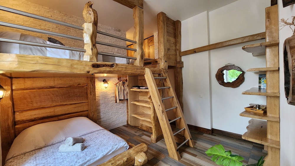 Unique Rustic Apartment - Photo 1