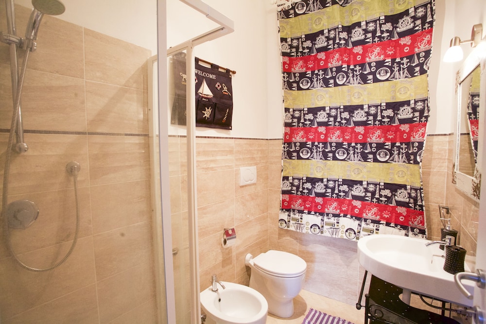 Apartment photo 2