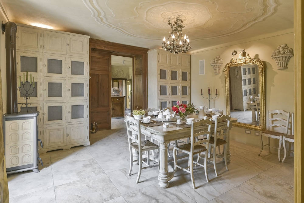 Luxury Villa, 6 Bedrooms photo 2