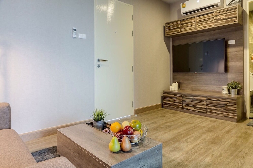 1-Bedroom Apartment photo 3