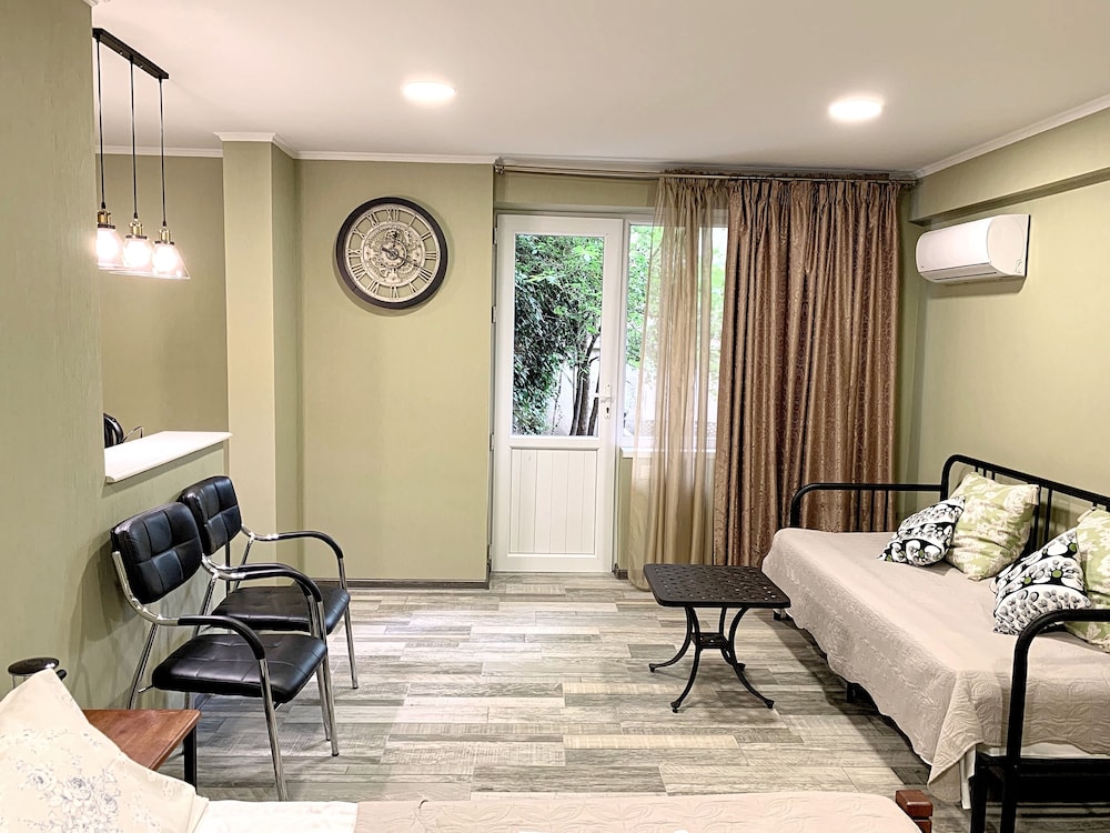 Comfort Studio Suite, 1 Bedroom, Garden View, Courtyard Area photo 2