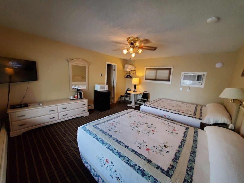 Traditional Double Room, 2 Queen Beds photo 2