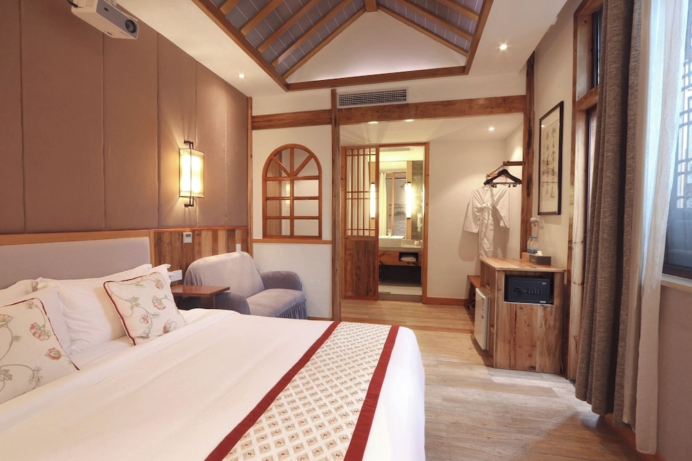 Comfort Double Room, City View photo 2