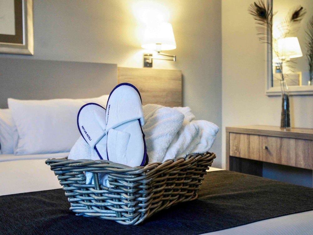 Junior Suite, 1 King Bed with Sofa bed photo 2