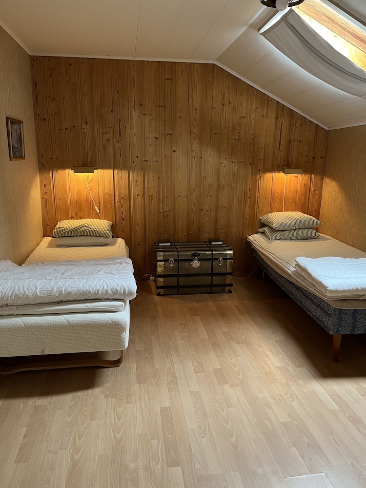 Economy Double Room, Shared Bathroom (No pets allowed) photo 2