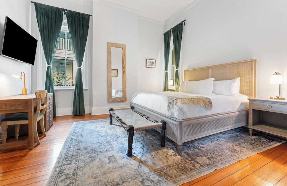 Room, 1 King Bed (ADA)