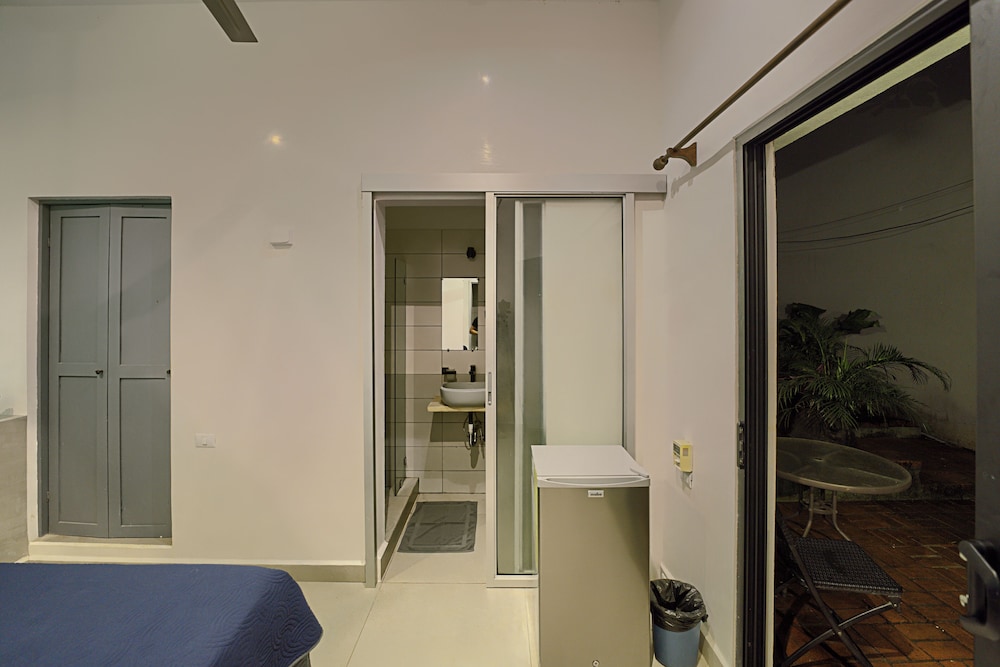 Economy Double Room photo 2
