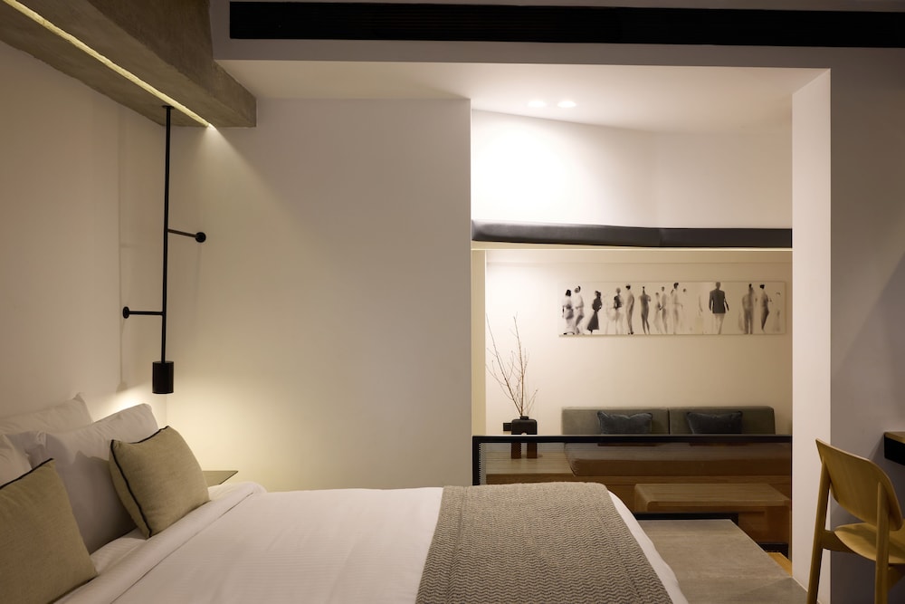 Family Room, Courtyard View (Semi Ground floor) photo 1