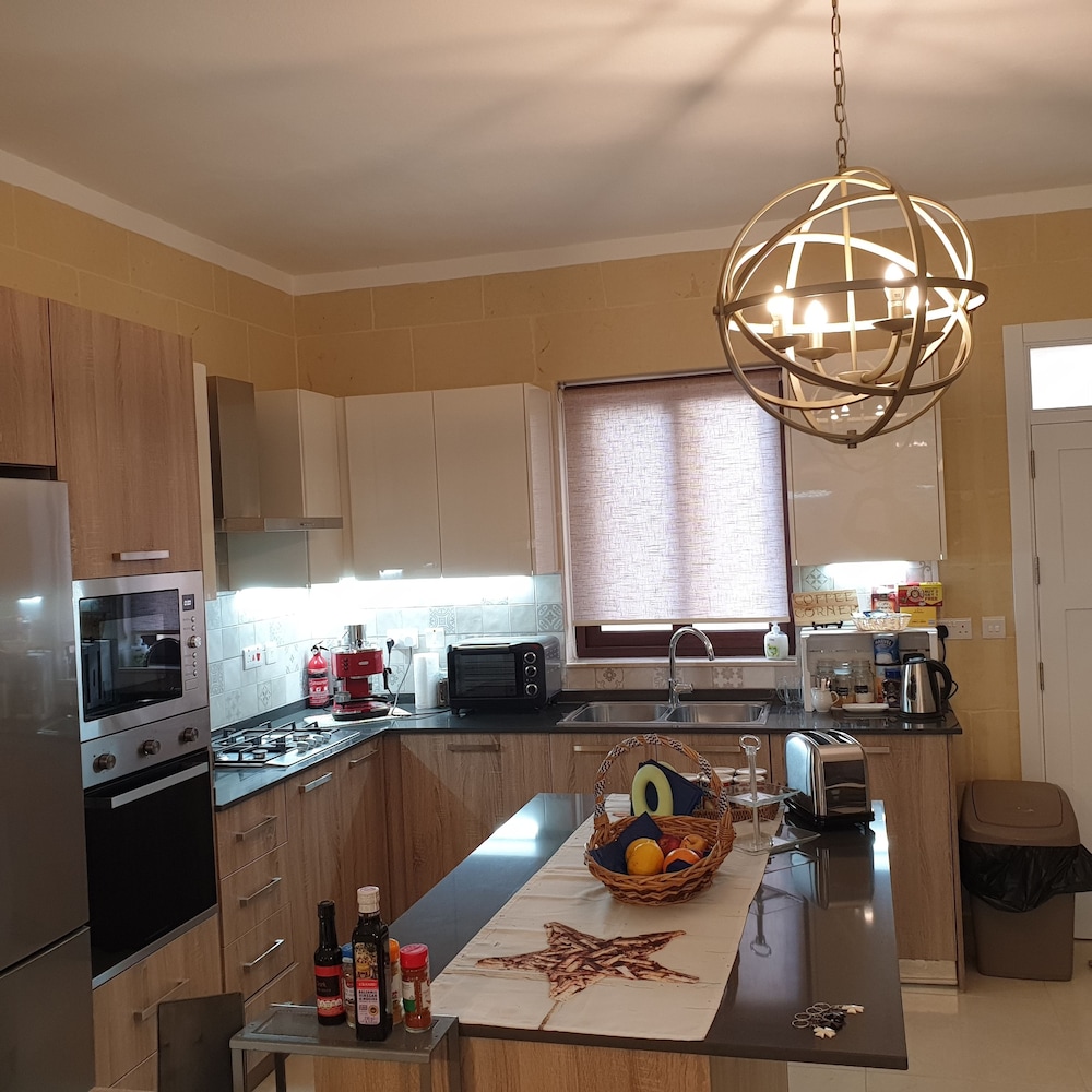Deluxe Room, Ensuite, City View photo 3
