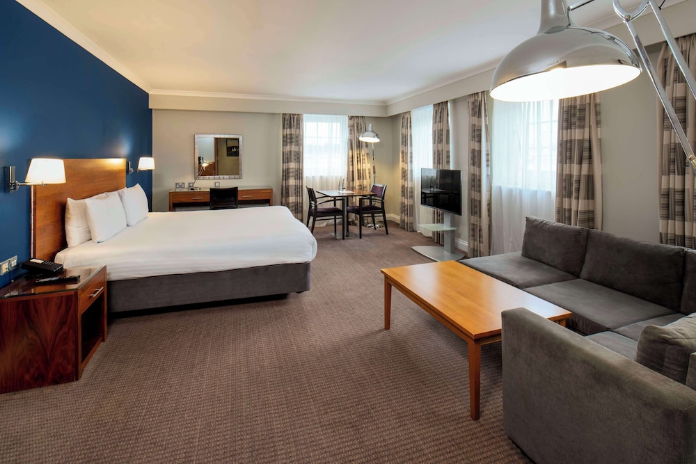 Suite, 1 Double Bed, Non Smoking (with Sofabed) photo 2