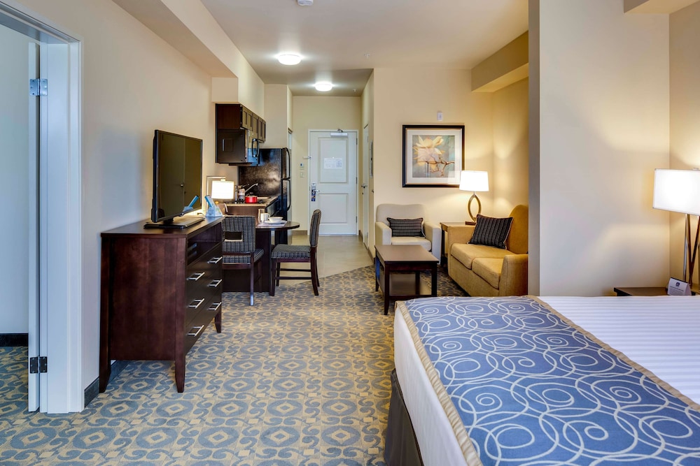 Suite, Multiple Beds, Non Smoking, Kitchenette (Shower Only)