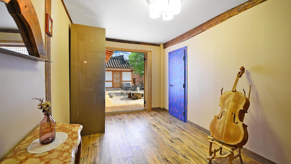 Basic Room, 1 Bedroom (Sage) - Photo 2