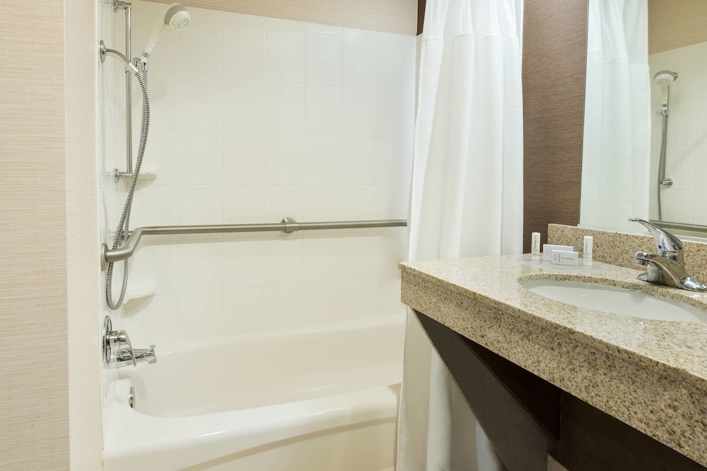Suite, 2 Double Beds - Photo 5