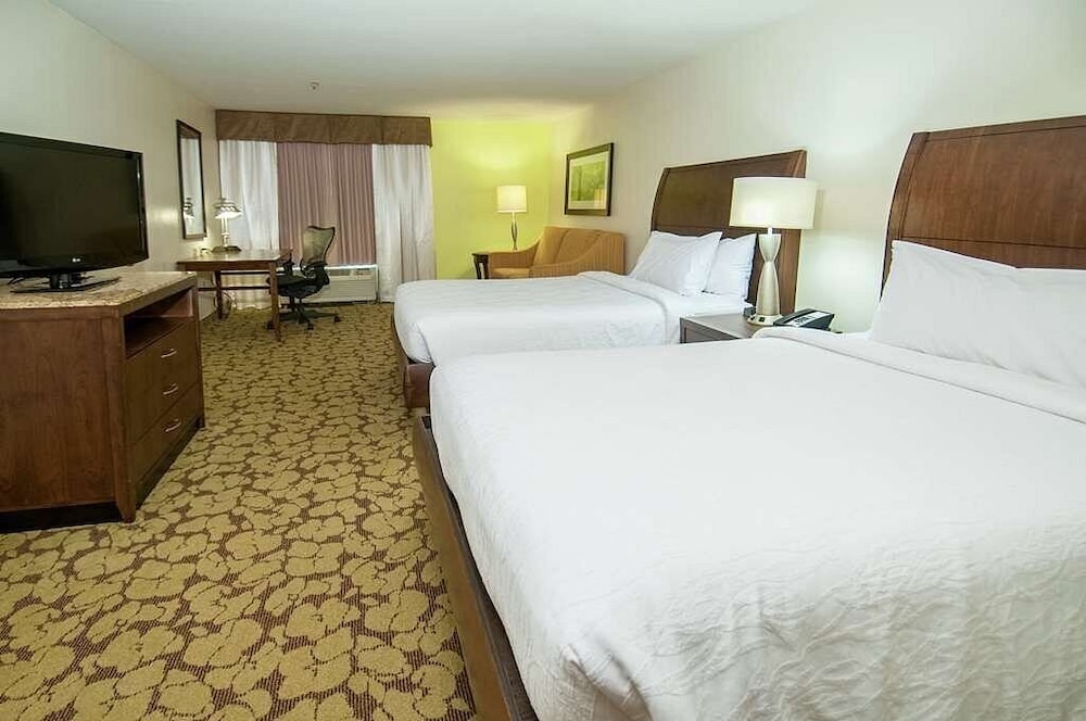 Room, 2 Queen Beds, Non Smoking - Photo 1