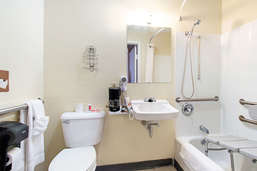 Room, 2 Double Beds, Accessible, Non Smoking photo 2