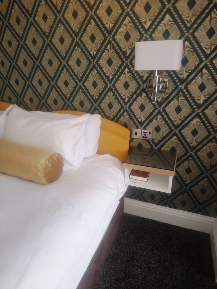 Superior Double or Twin Room, 1 King Bed with Sofa bed, Private Bathroom photo 3
