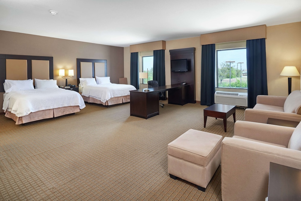Suite, Two Queen Beds, Non-Smoking - Photo 5