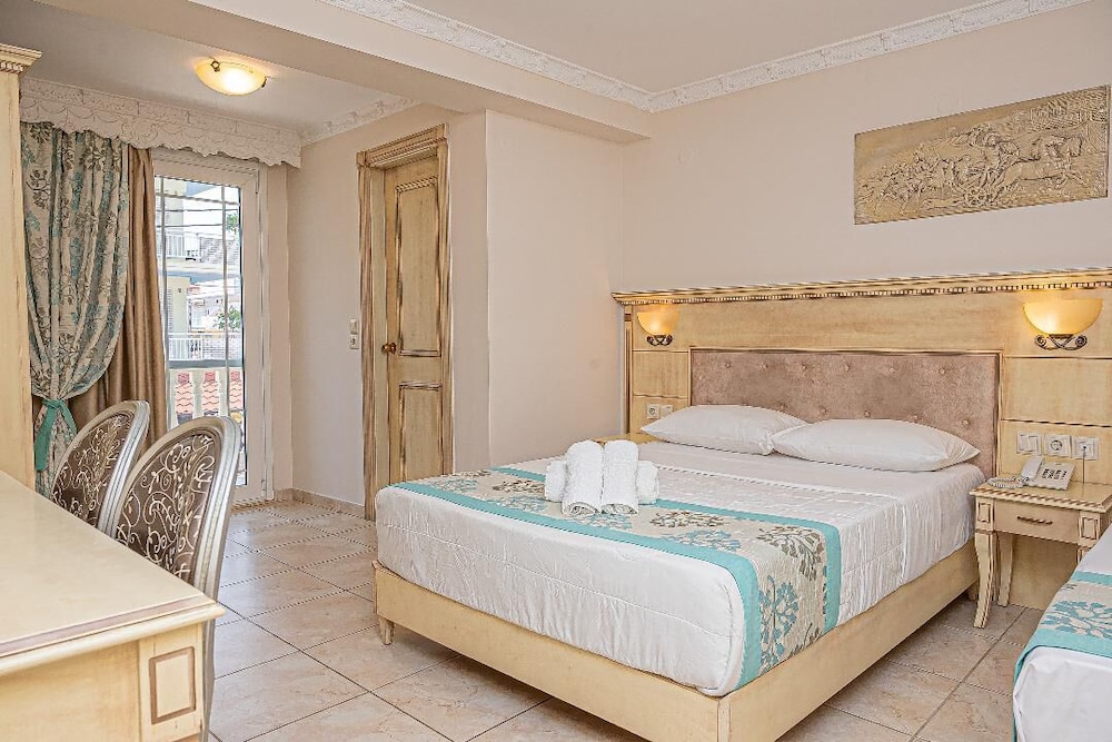 Superior Triple Room photo 3