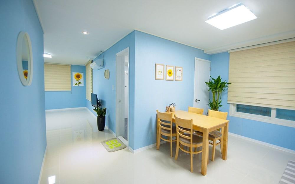 Room (Family Ondol Room)
