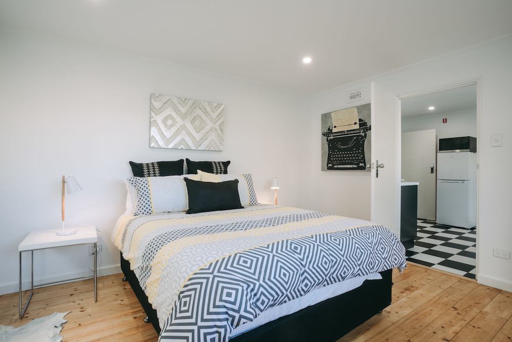 Premium Apartment, 1 Queen Bed, Garden View photo 1