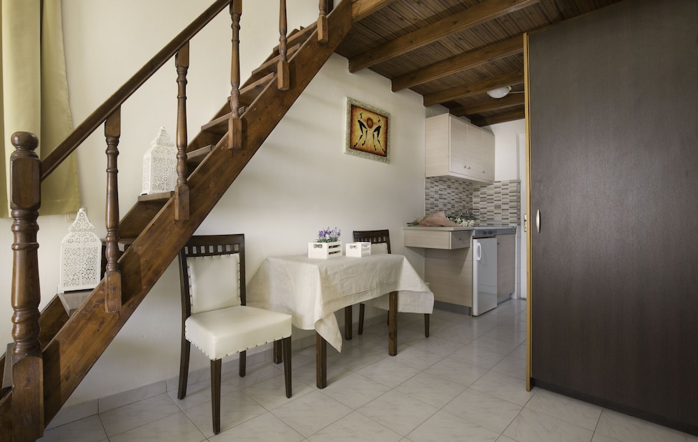 Apartment, 2 Bedrooms - Photo 4