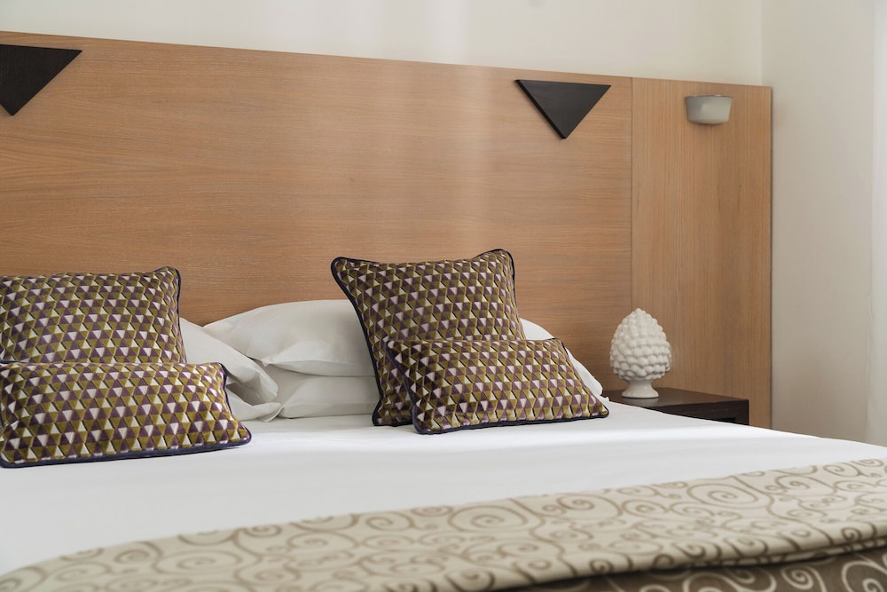 Double Room Single Use - Photo 6