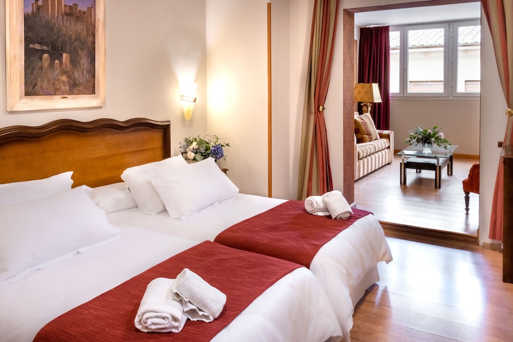 Superior Suite - Photo 1