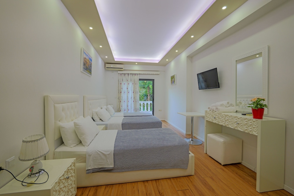 Triple Room with Balcony photo 2