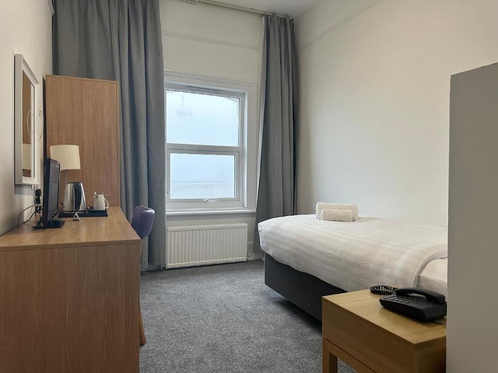 Single Room, Sea View