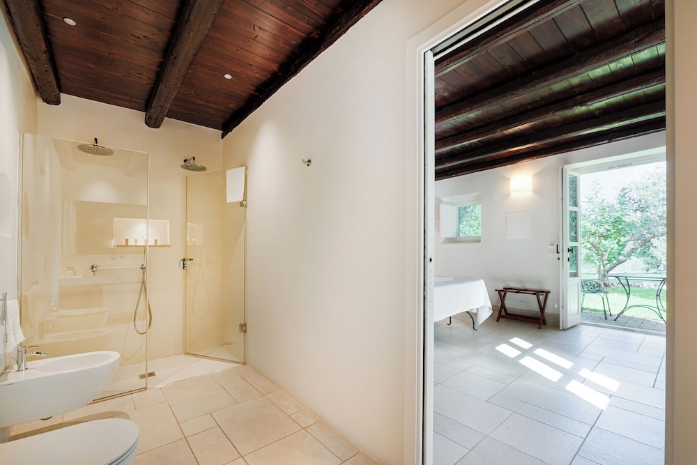 Deluxe Double Room - Photo 6