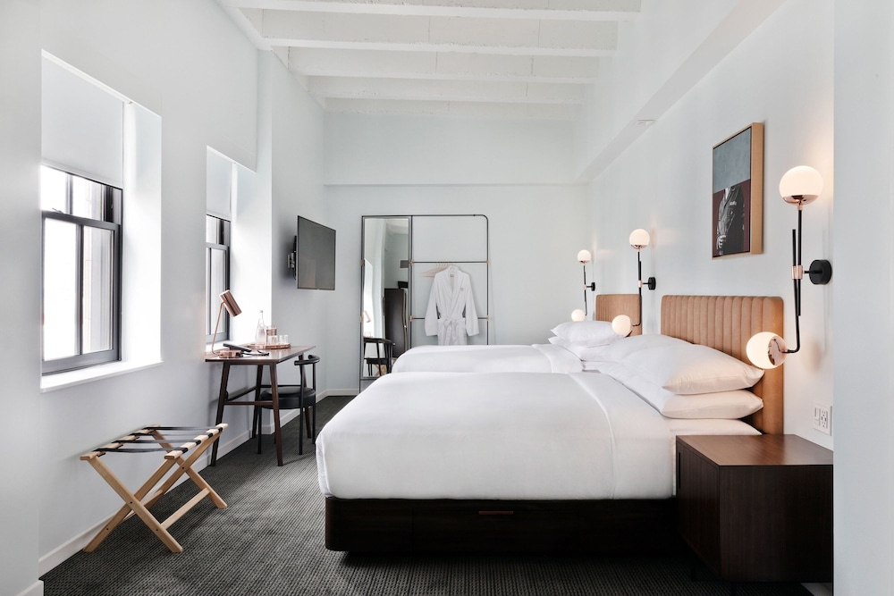 Guild Double, Guest Room, 2 Queens - Photo 3