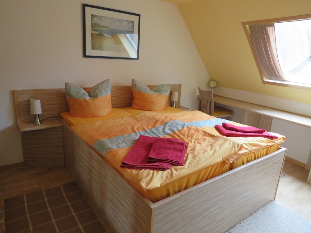 Basic Double Room, Ensuite photo 2