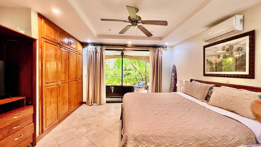 Deluxe Condo, Terrace, Corner
