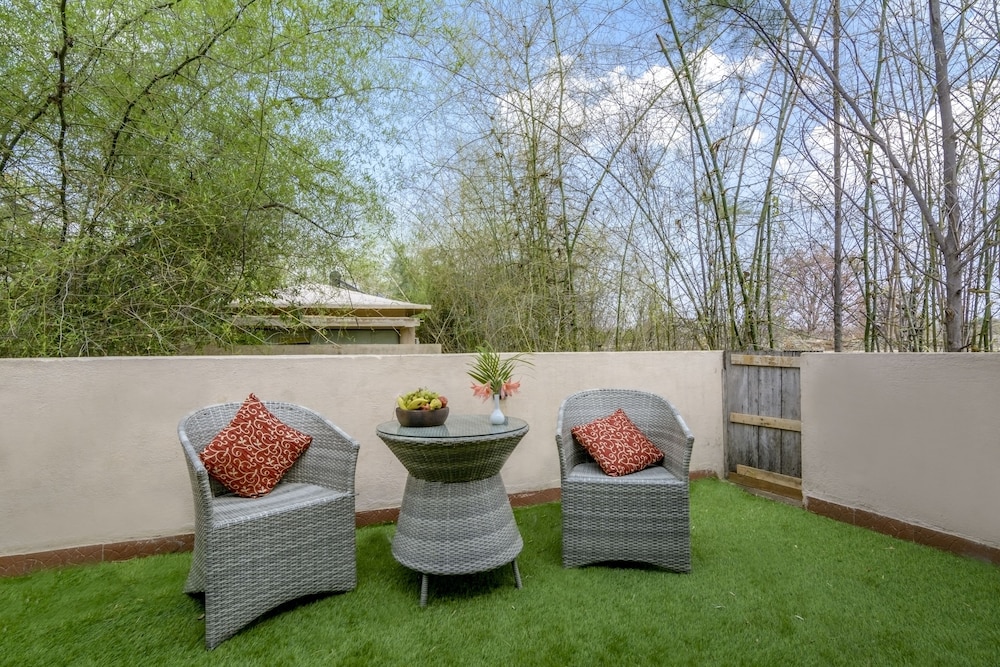 Suite, Garden View - Photo 2