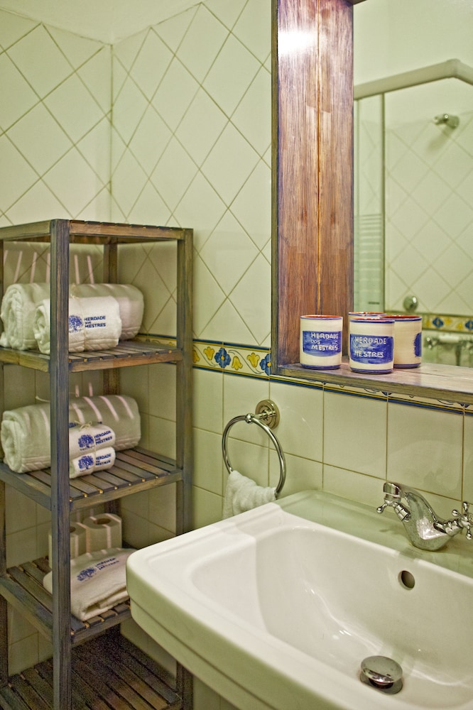 Double or Twin Room - Photo 5