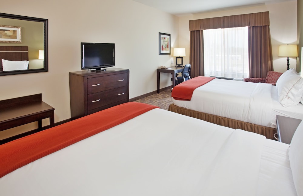 Standard Room, 2 Queen Beds - Photo 1