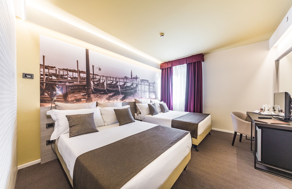 Superior Quadruple Room - Photo 3