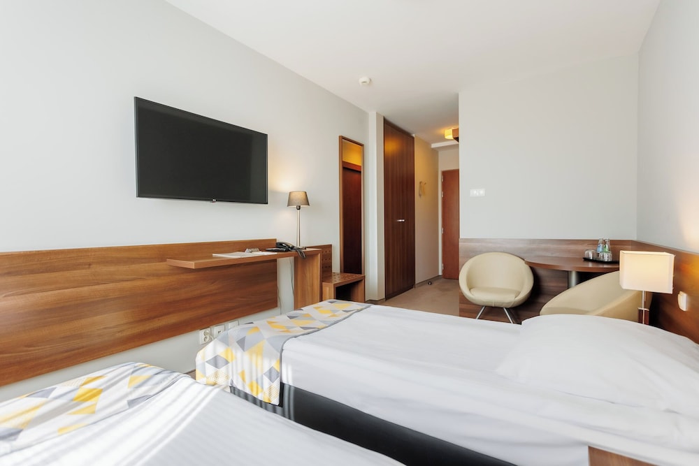 Standard Double or Twin Room photo 3
