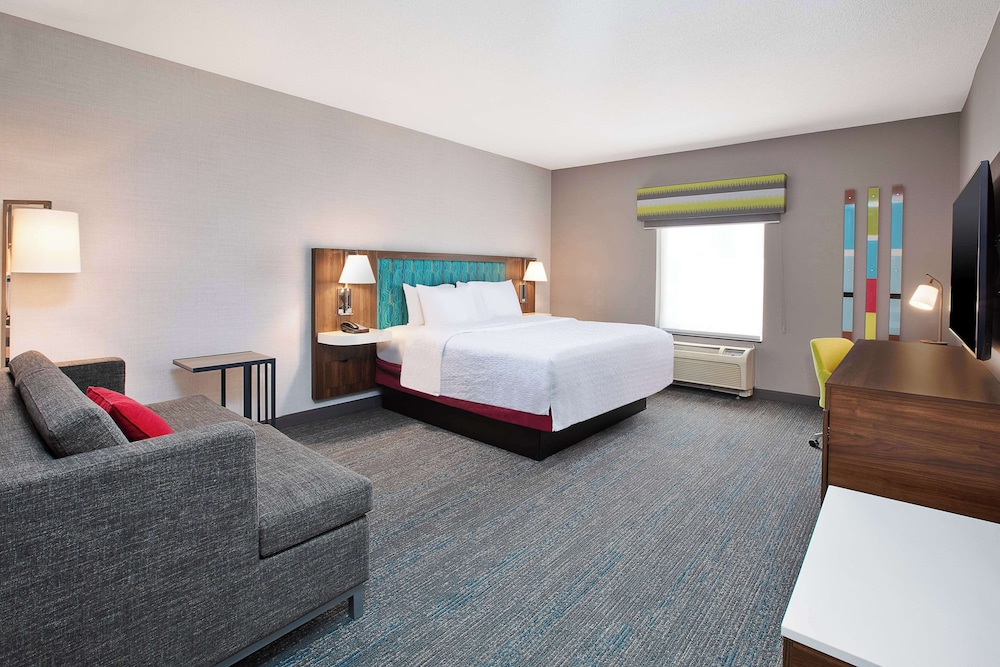 1 King Bed Deluxe Room W/Whirlpool Non-Smoking