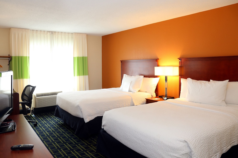 Standard Room, 2 Double Beds, Non Smoking (Exterior Corridor) photo 3